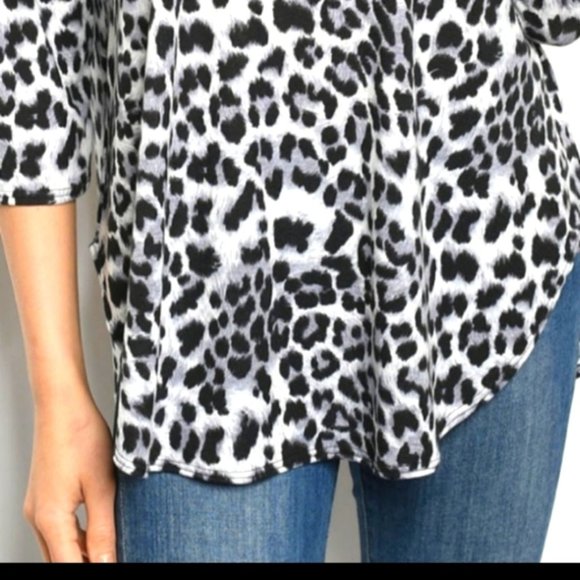 Animal Print Top - Picture 2 of 3